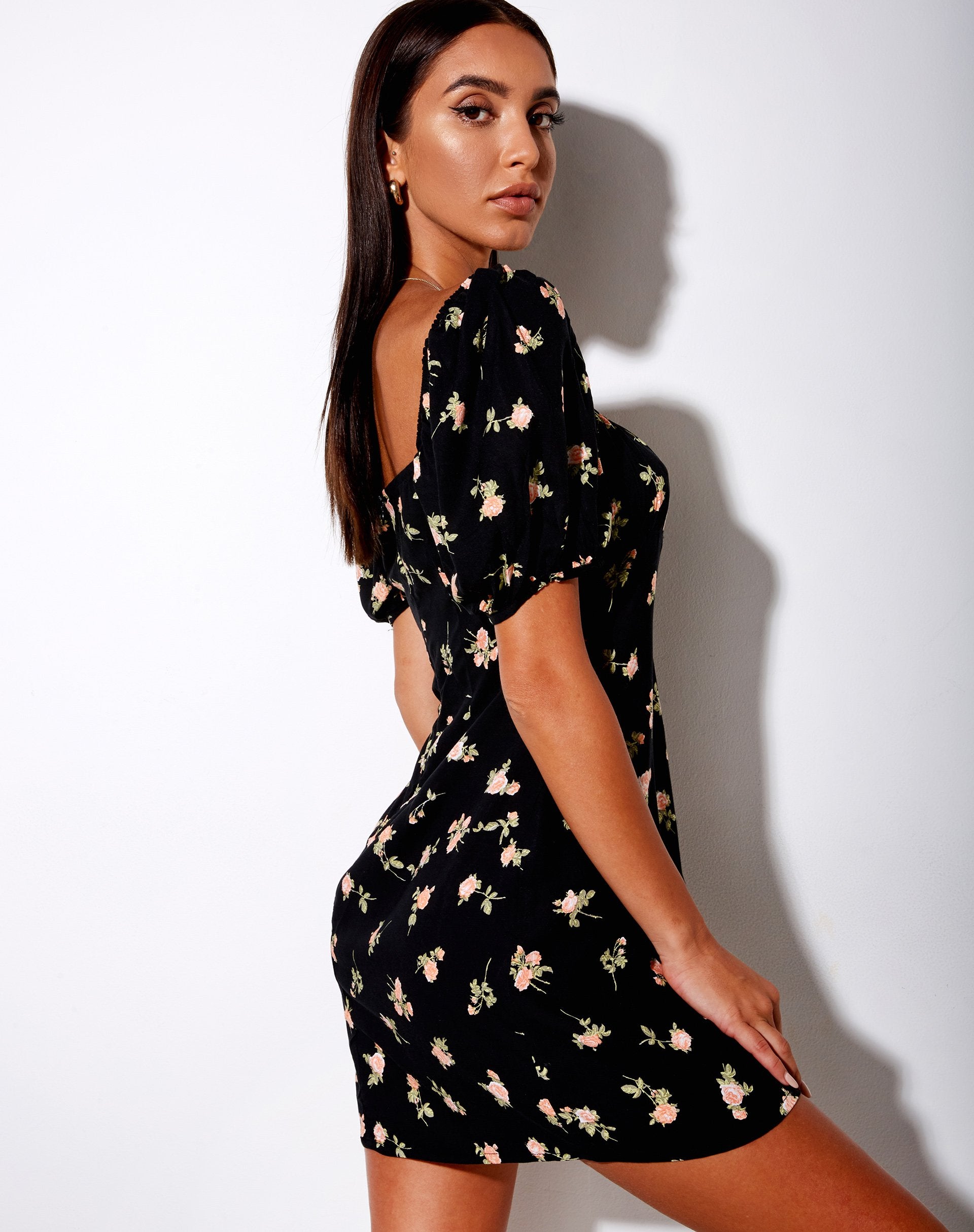 Imagen de Varie Mini Dress in Rose Garden Negro