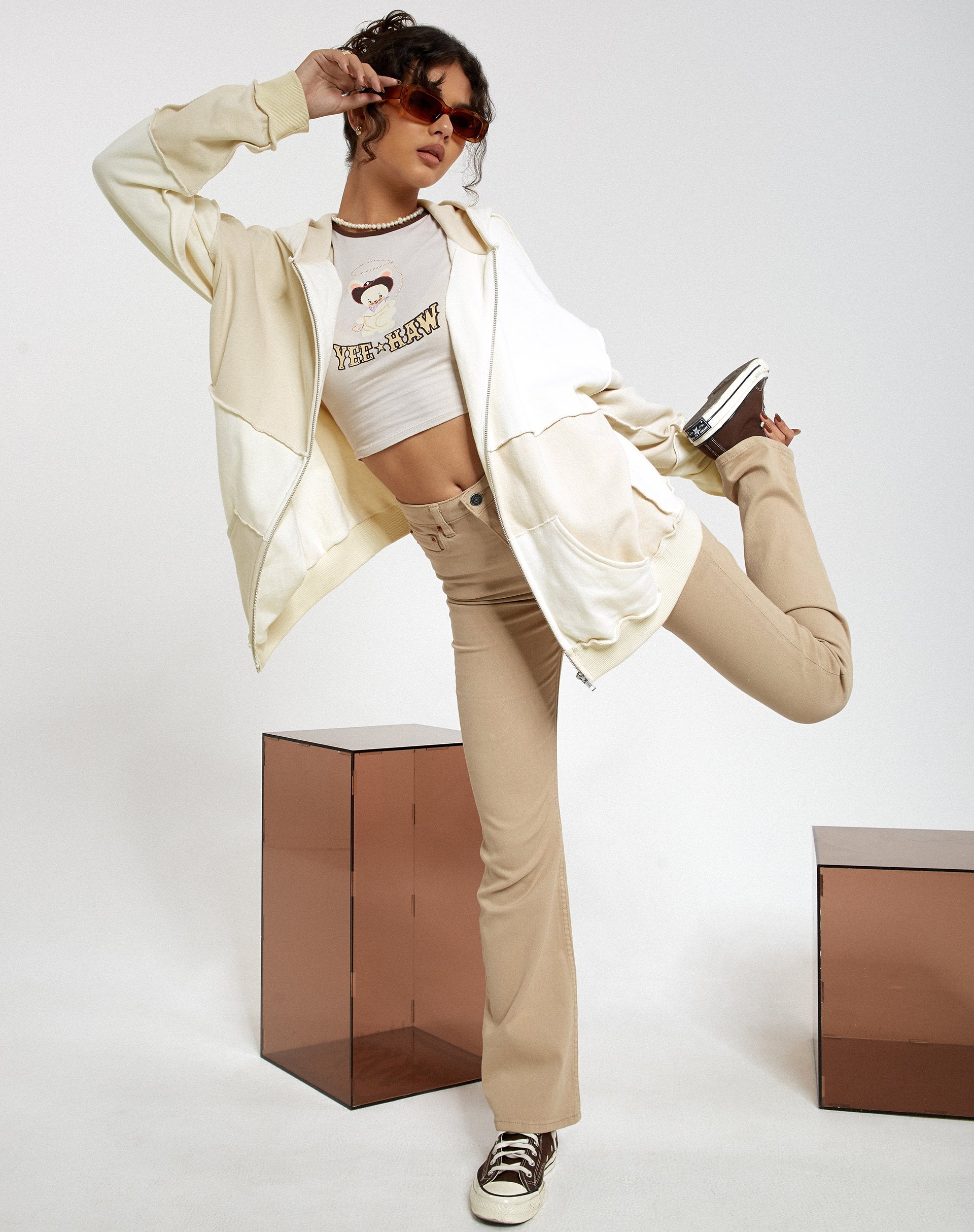 Imagen de Motel X Barbara Kristoffersen Wati Hoodie in Panelled Ivory and Winter White