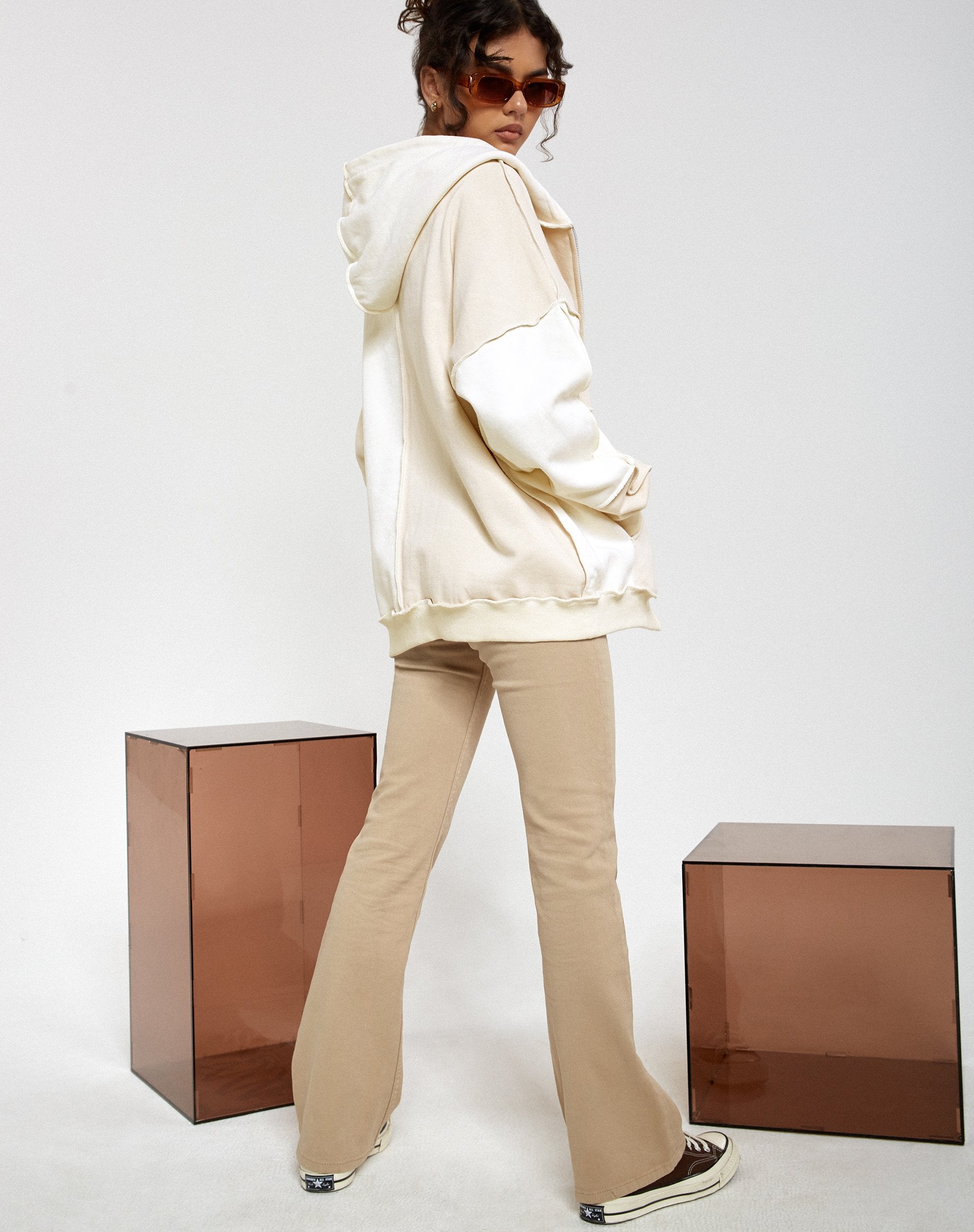 Imagen de Motel X Barbara Kristoffersen Wati Hoodie in Panelled Ivory and Winter White