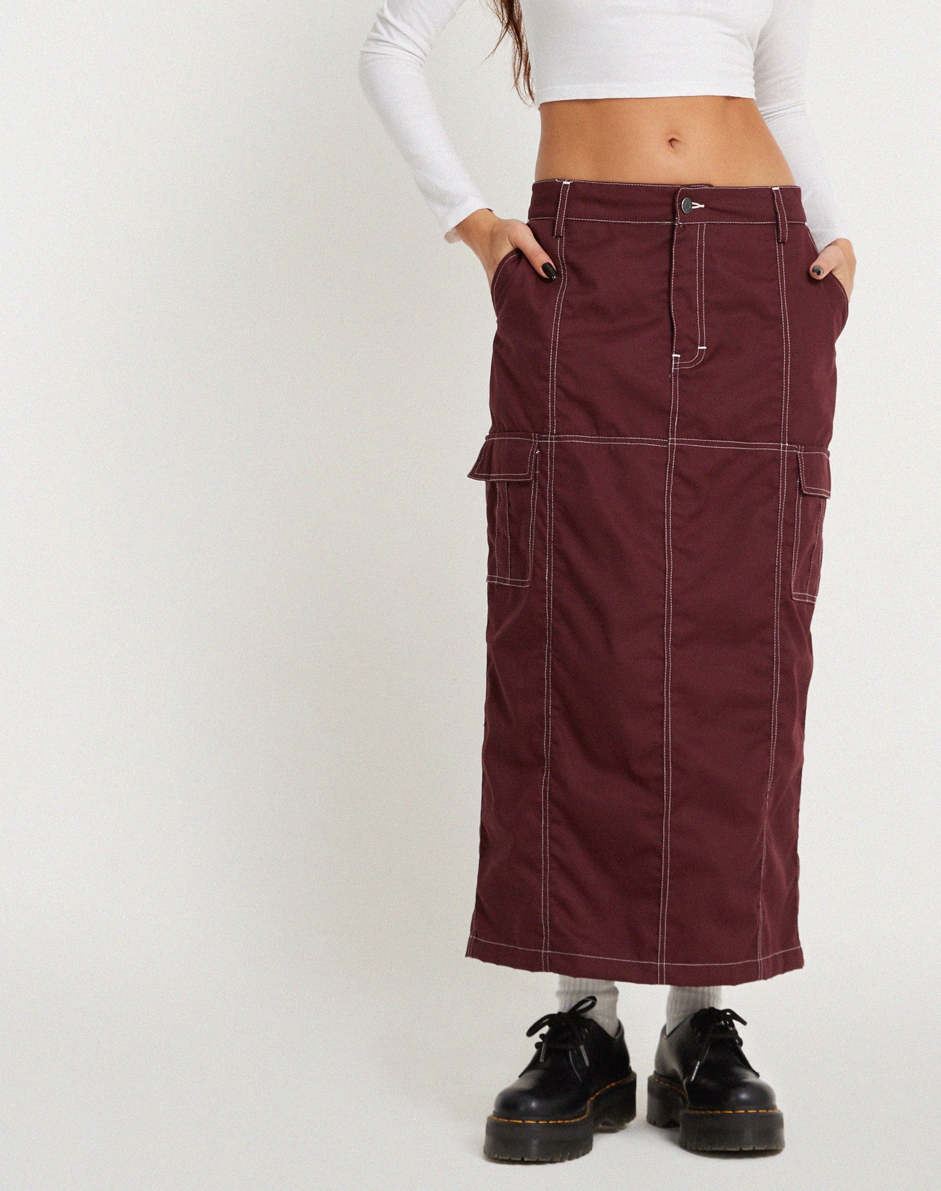 Imagen de Widya Falda Redwood White Top Stitch
