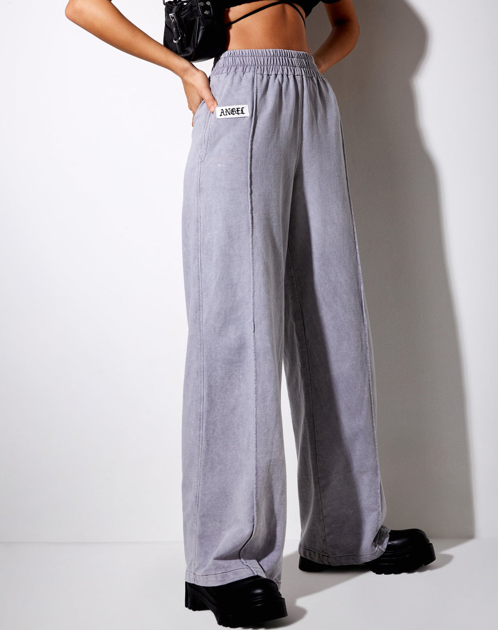 Pantalón Wungu en gris lavado 'Angel' Embro Label
