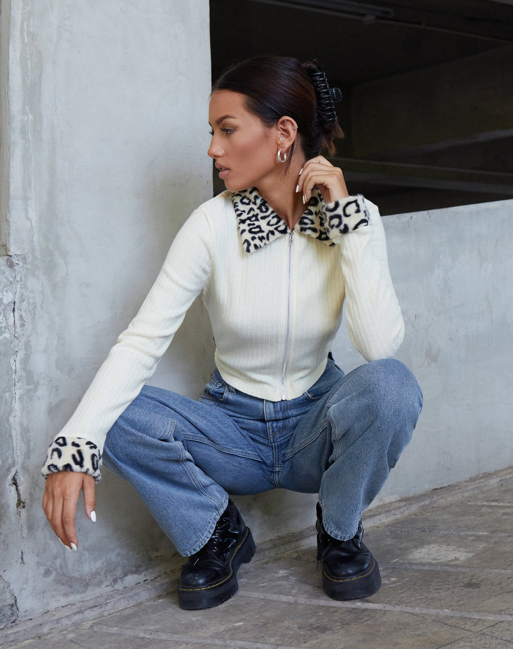 Loria Cardi en Rib Marfil con Animal Beige
