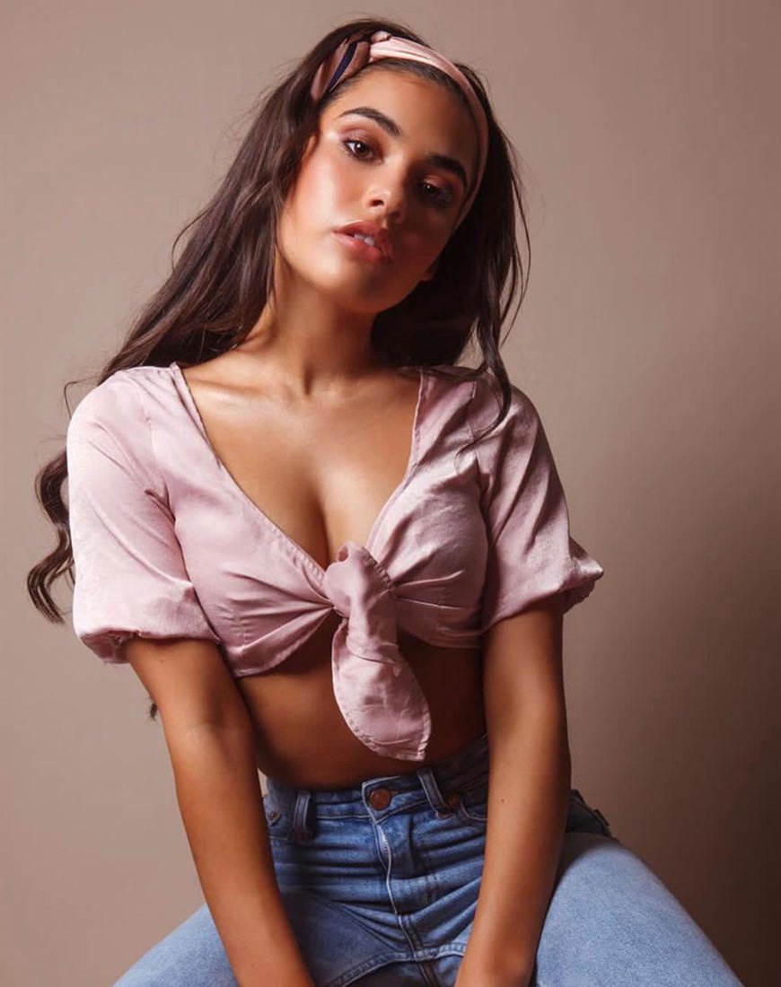 Kavida Crop Top de satén rosa empolvado