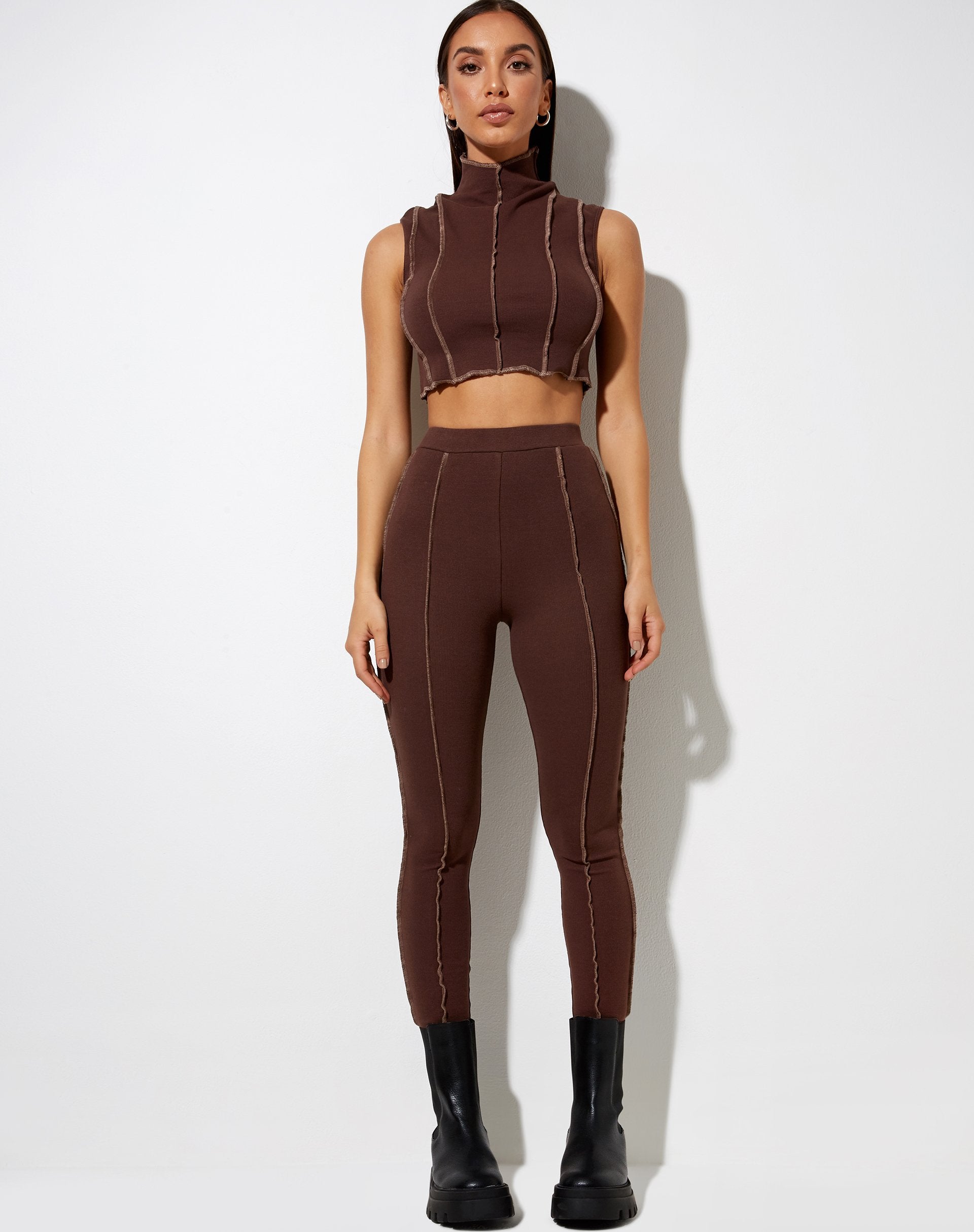 Imagen de Xario Legging en caoba oscuro con pespunte marrón claro