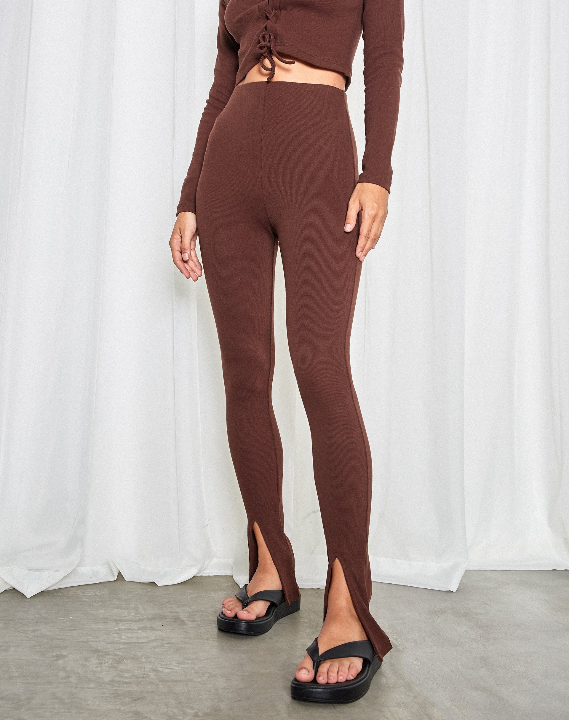 Imagen del pantalón Xaya Marrón