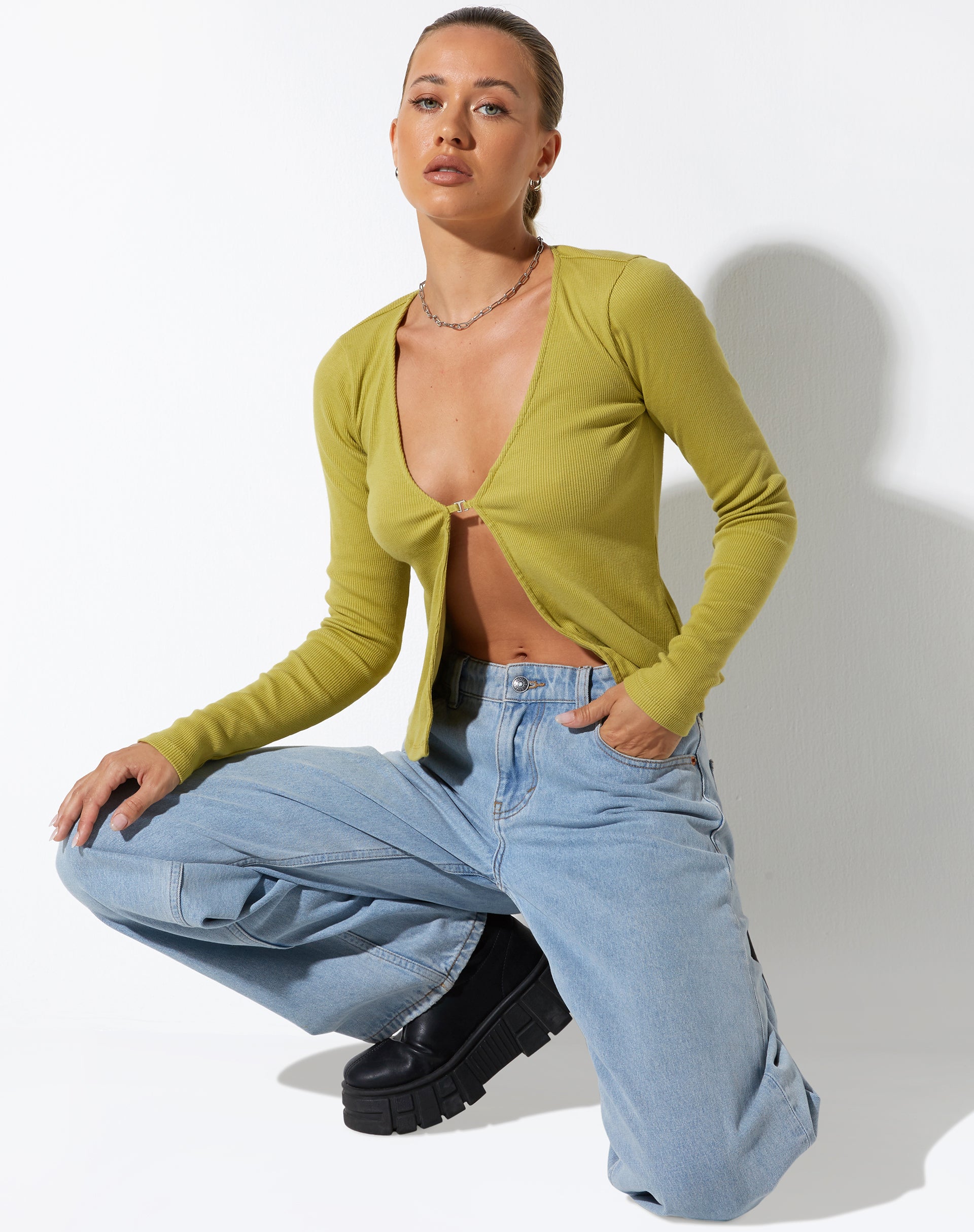 imagen de Xiur Cardi en Rib Cress Green