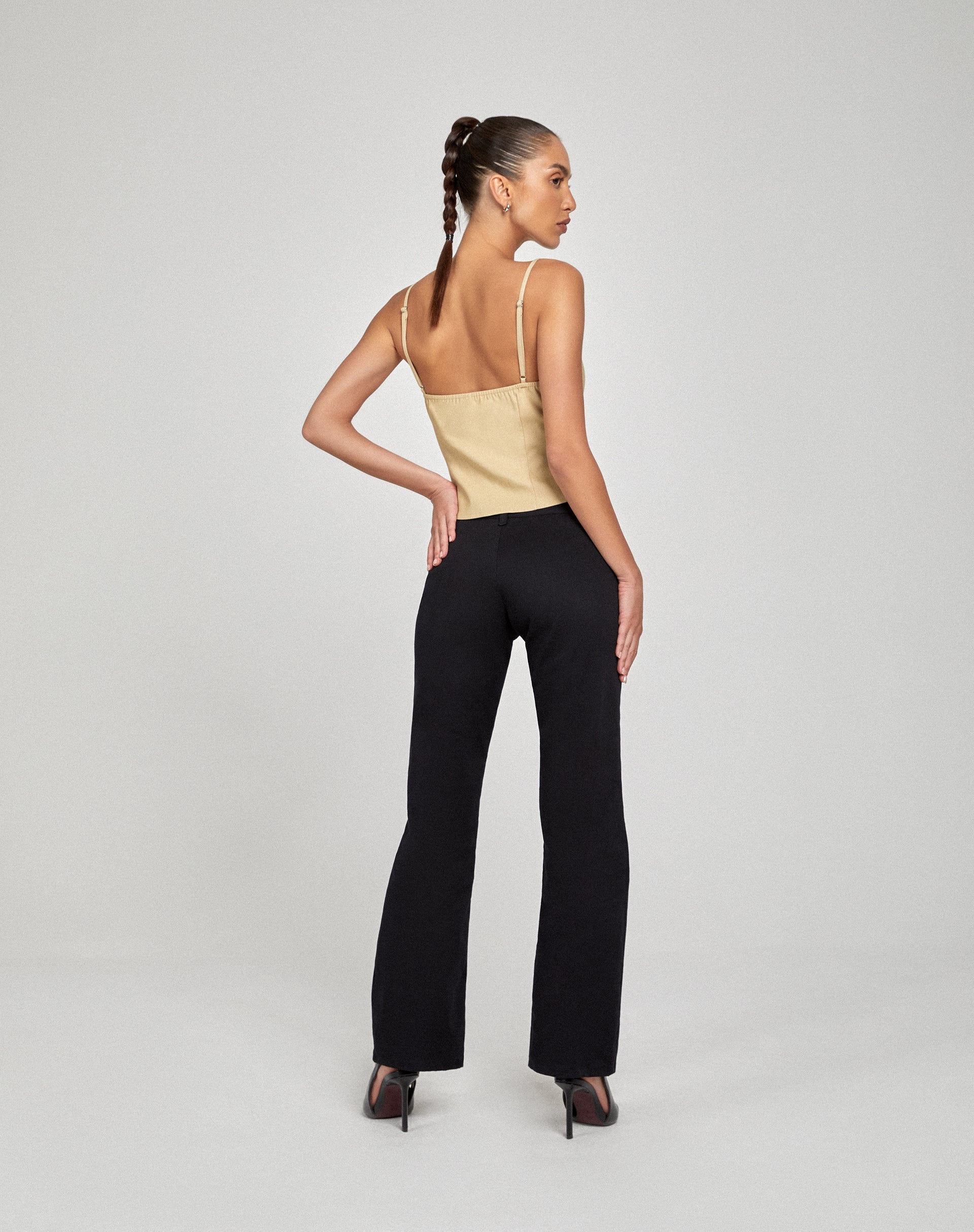 Yaka Cami Top en Tailoring Crudo