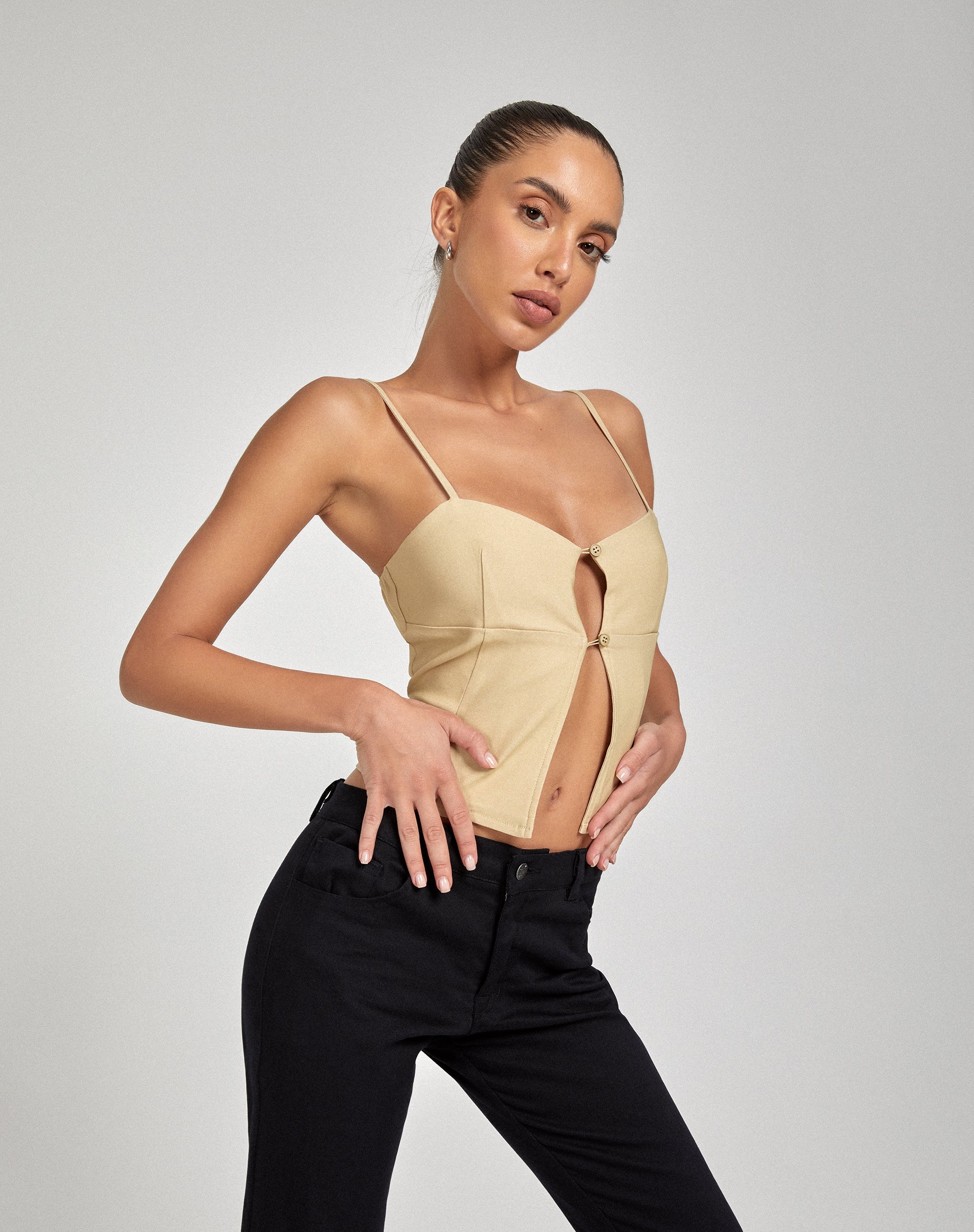 Yaka Cami Top en Tailoring Crudo