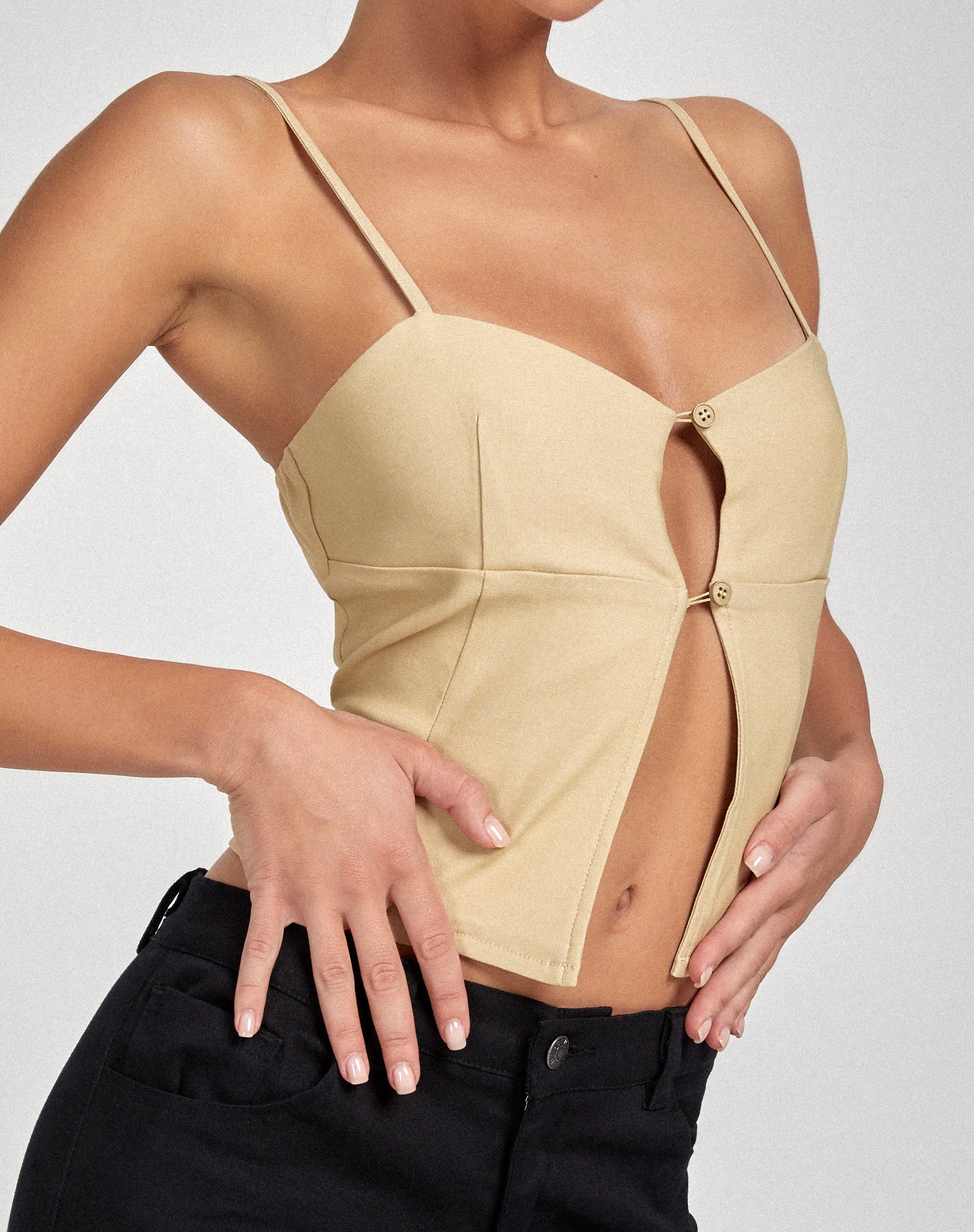 Yaka Cami Top en Tailoring Crudo