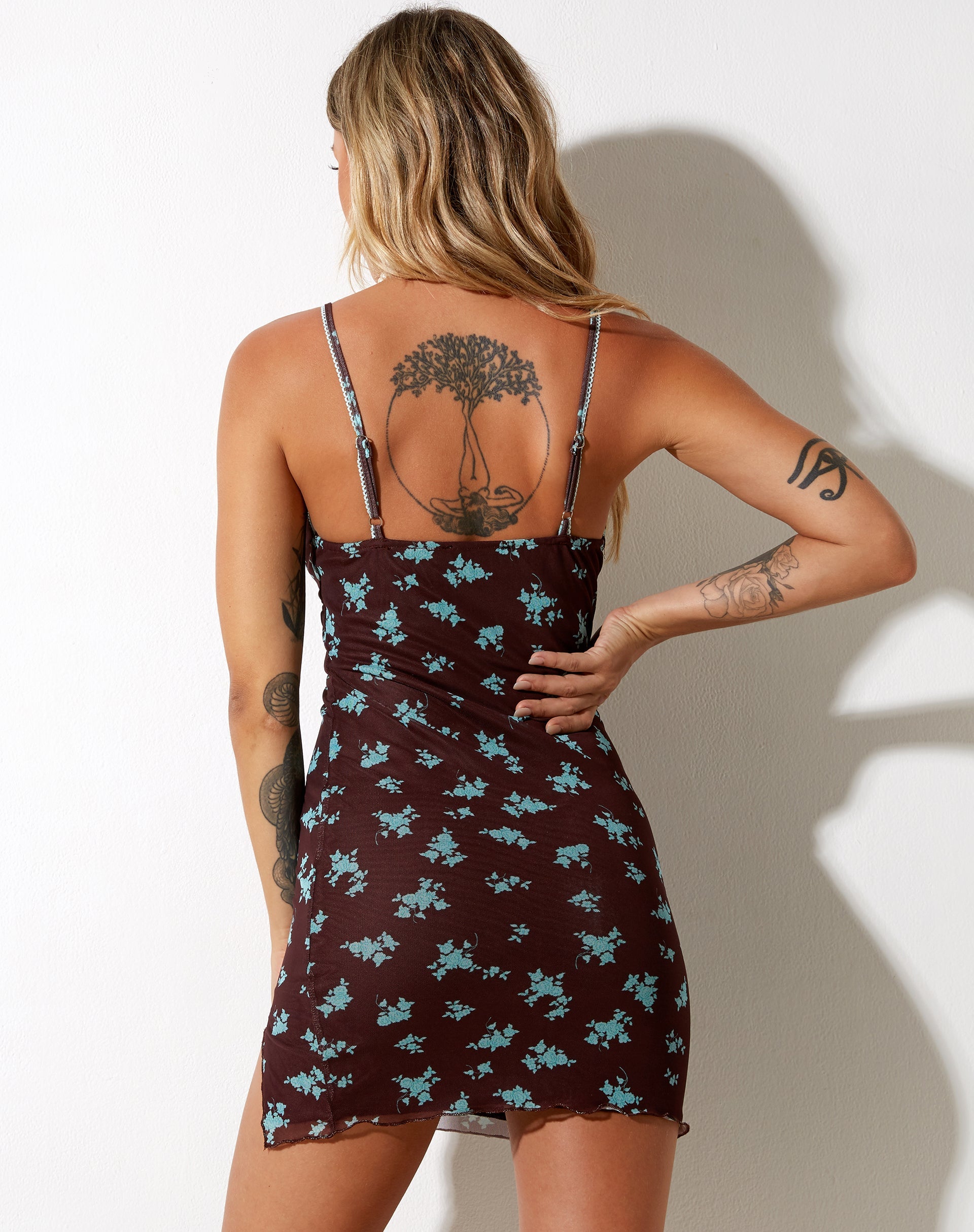Imagen de Yakinta Mini Vestido en Femme Floral Azul y Marrón