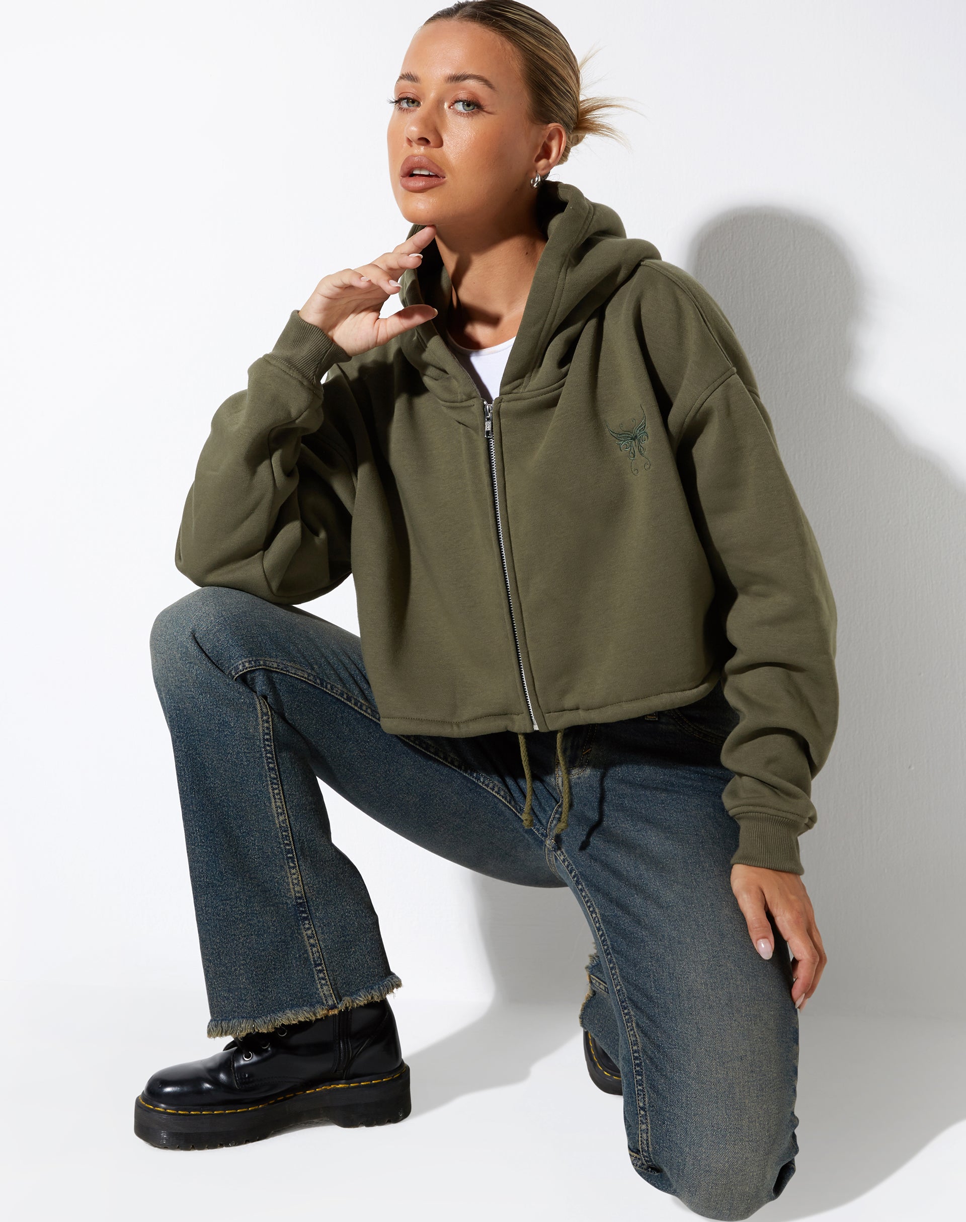imagen de Yukata Hoodie in Grape Leaf Butterfly Embro