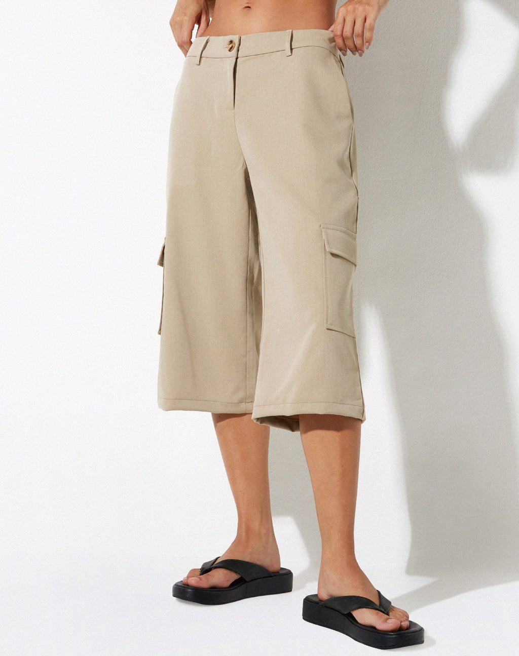 Pantalón corto Yungmi de sastrería suave color canela