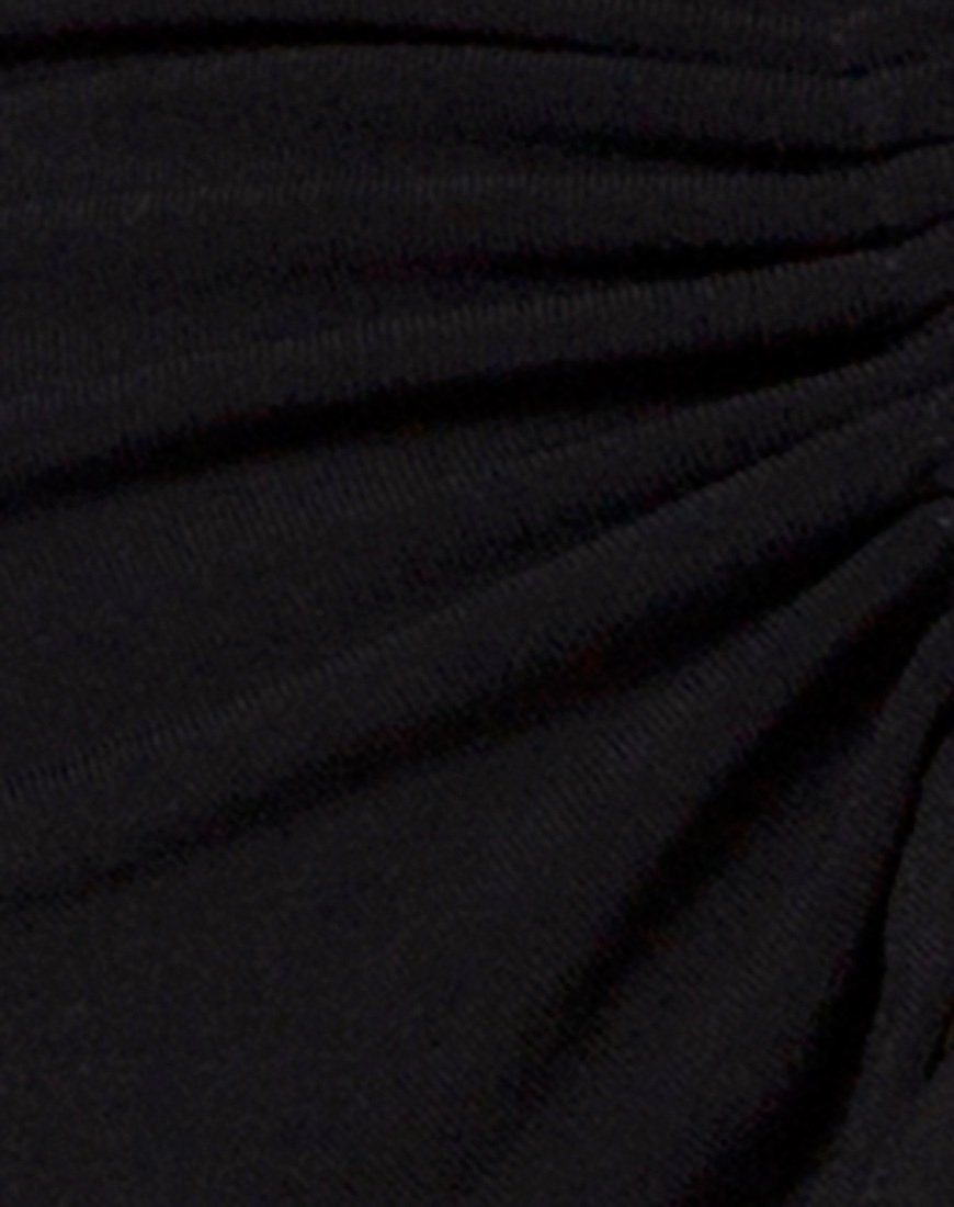 Imagen de Zalea Off The Shoulder Crop en negro