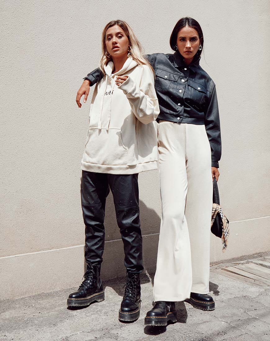 Imagen del pantalón Obeli en rib crema
