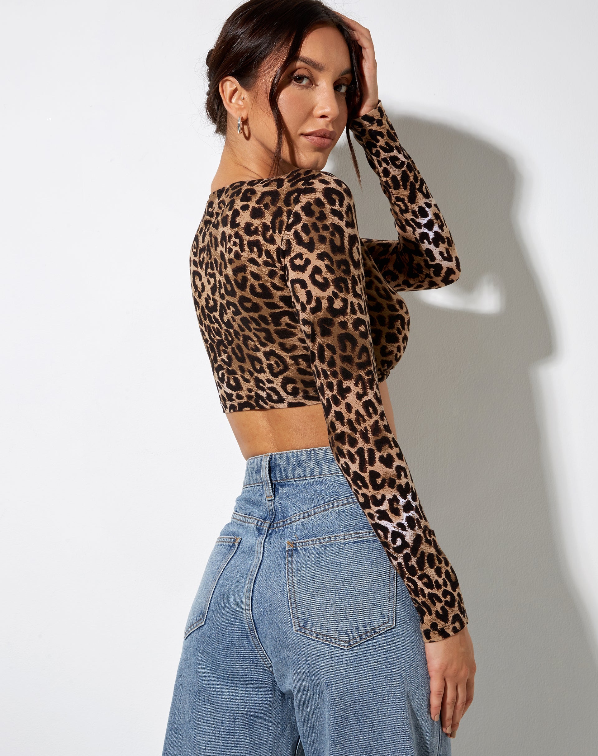Imagen de Zen Crop Top Marrón Leopardo Nocturno