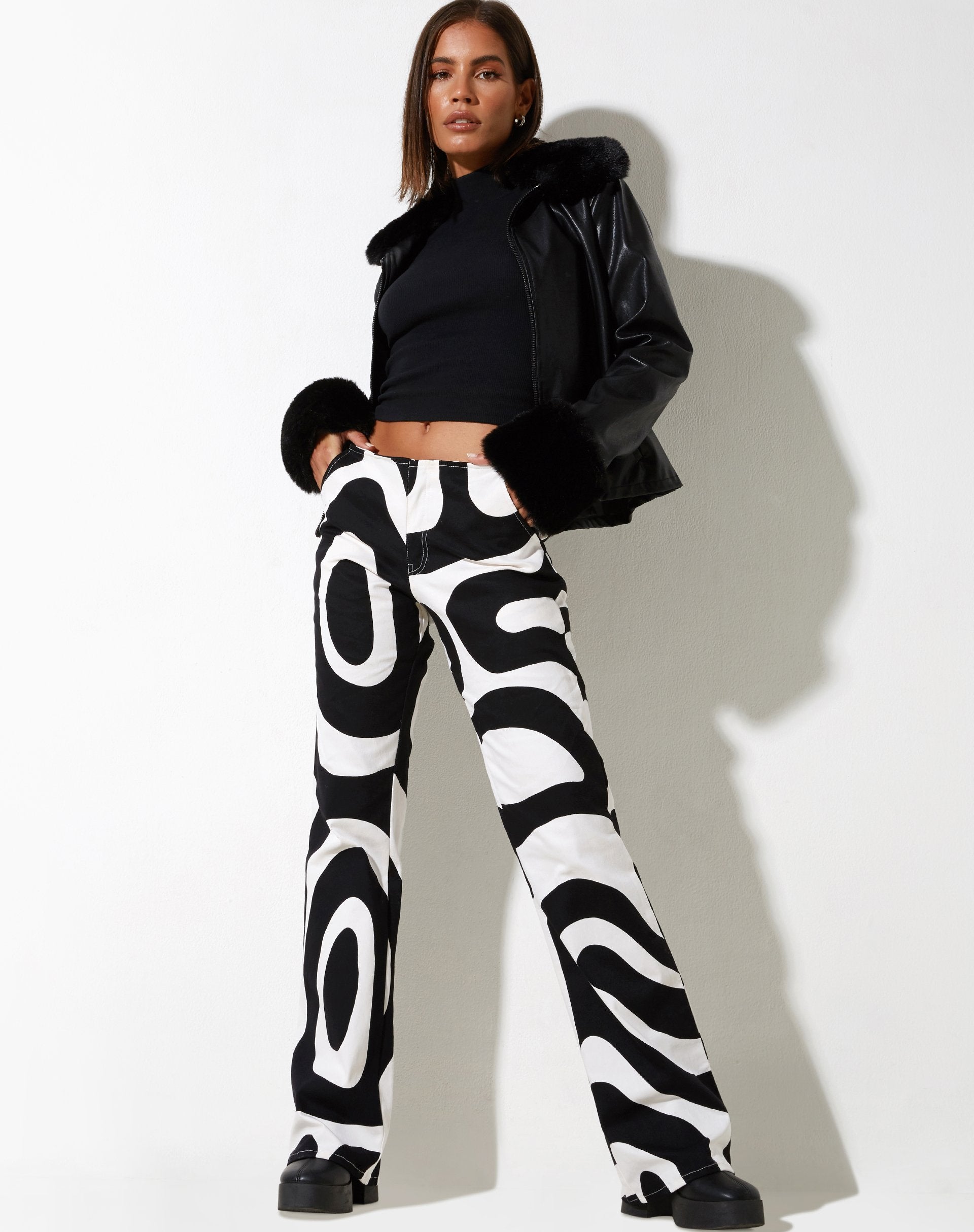 Pantalón Zoetry Blanco y Negro Remolino Óptico