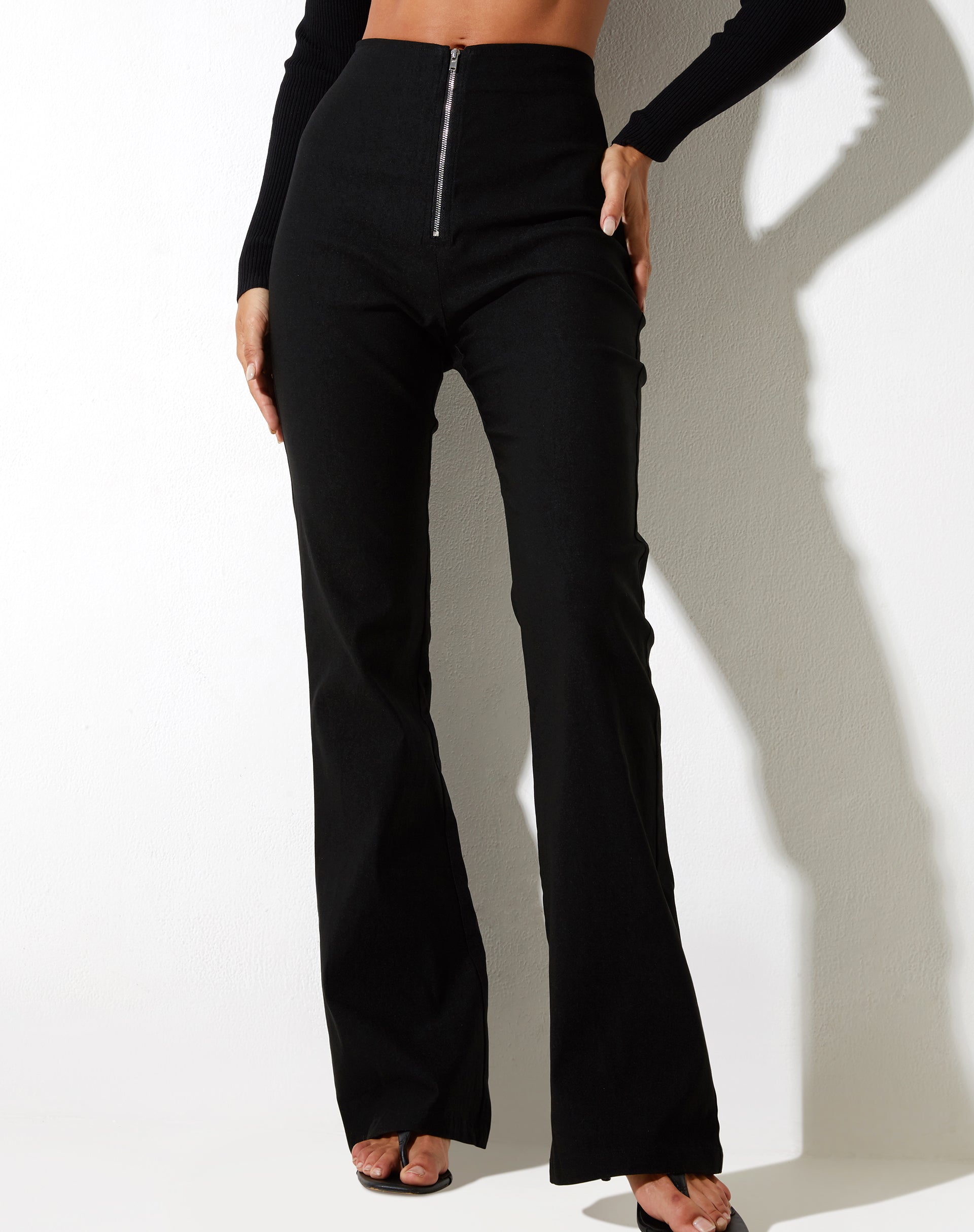 imagen de Zorah Flare Trouser en Tailoring Black