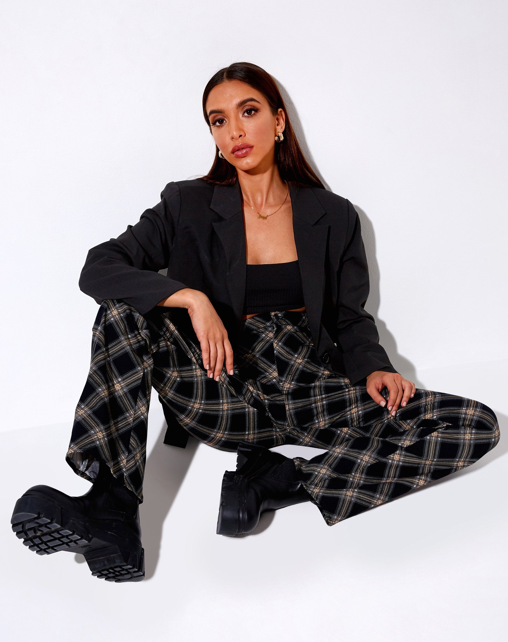 Imagen de Zoven Flare Trouser in 20s Check Black and Grey