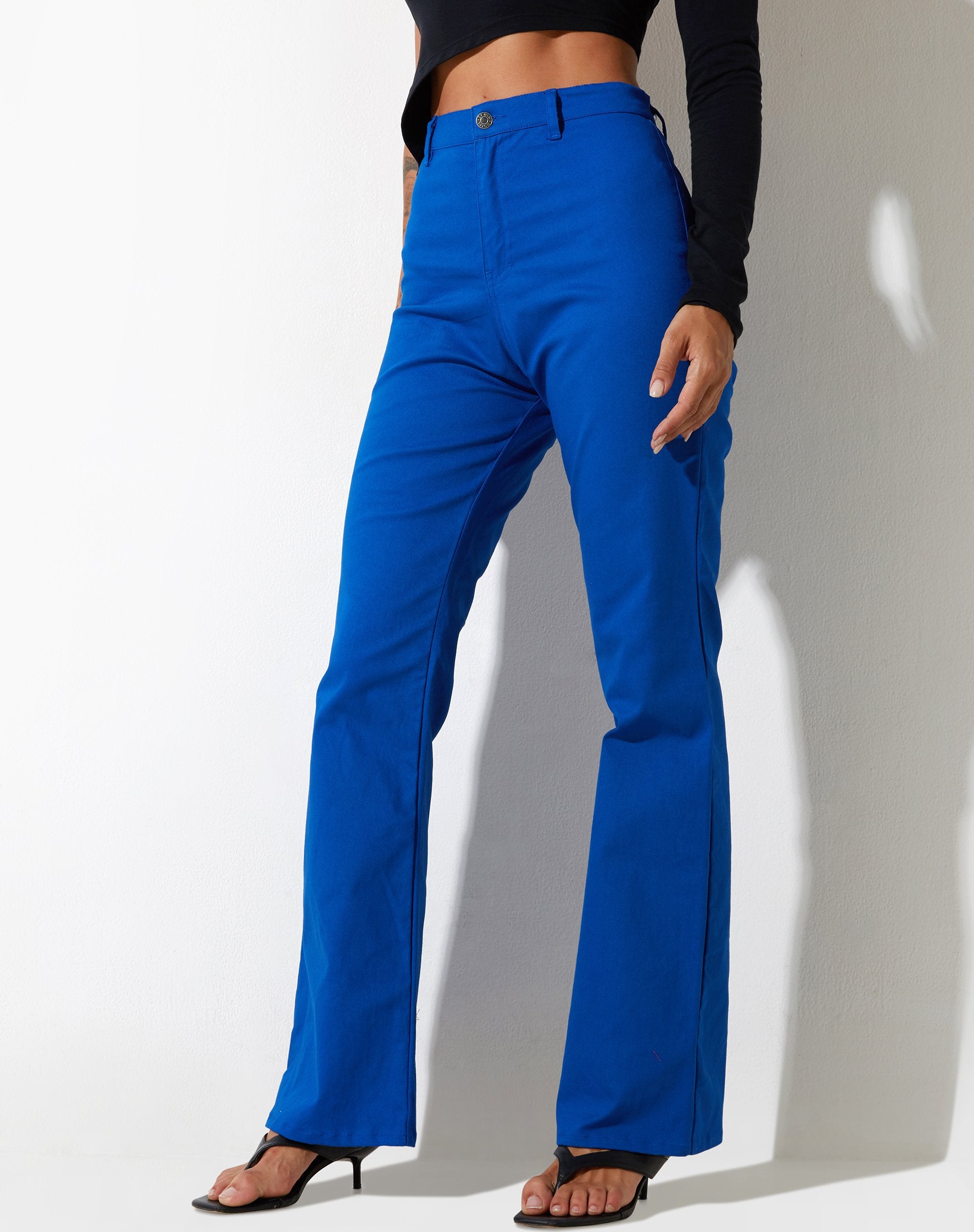imagen de Zoven Flare Trouser in Twill Cobalt Blue
