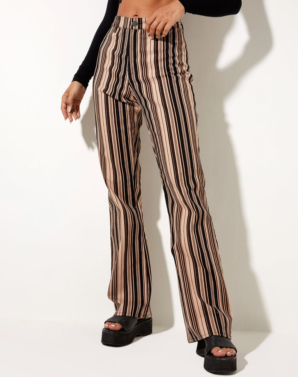 Pantalón Zoven de raya diplomática marrón