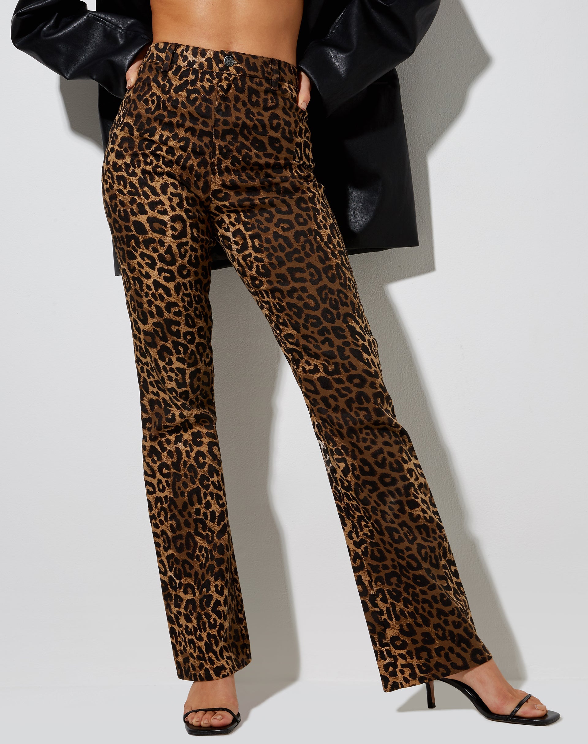 Imagen de Zoven Flare Trouser en Marrón Leopardo Nocturno