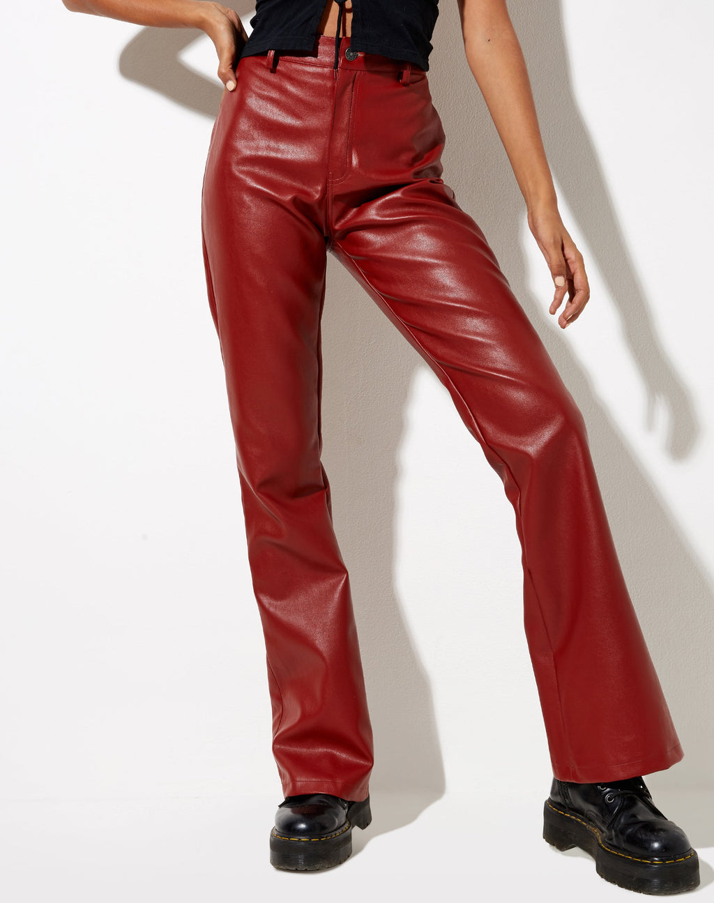 Pantalón Zoven Flare de Pu Rojo