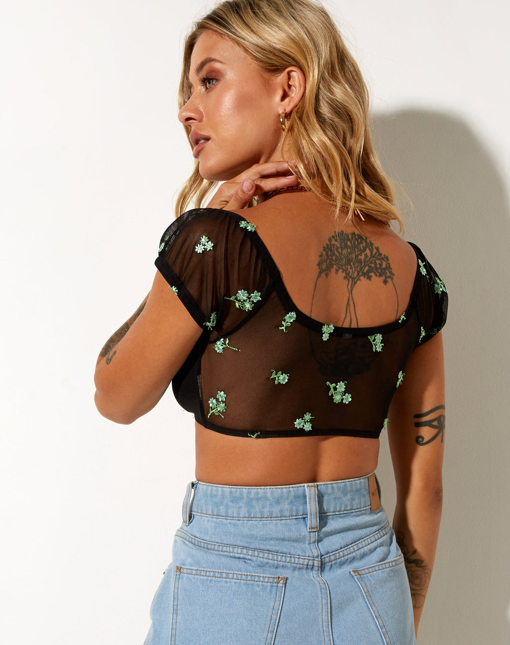 Zule Crop Top en Negro Margarita Lima Embro