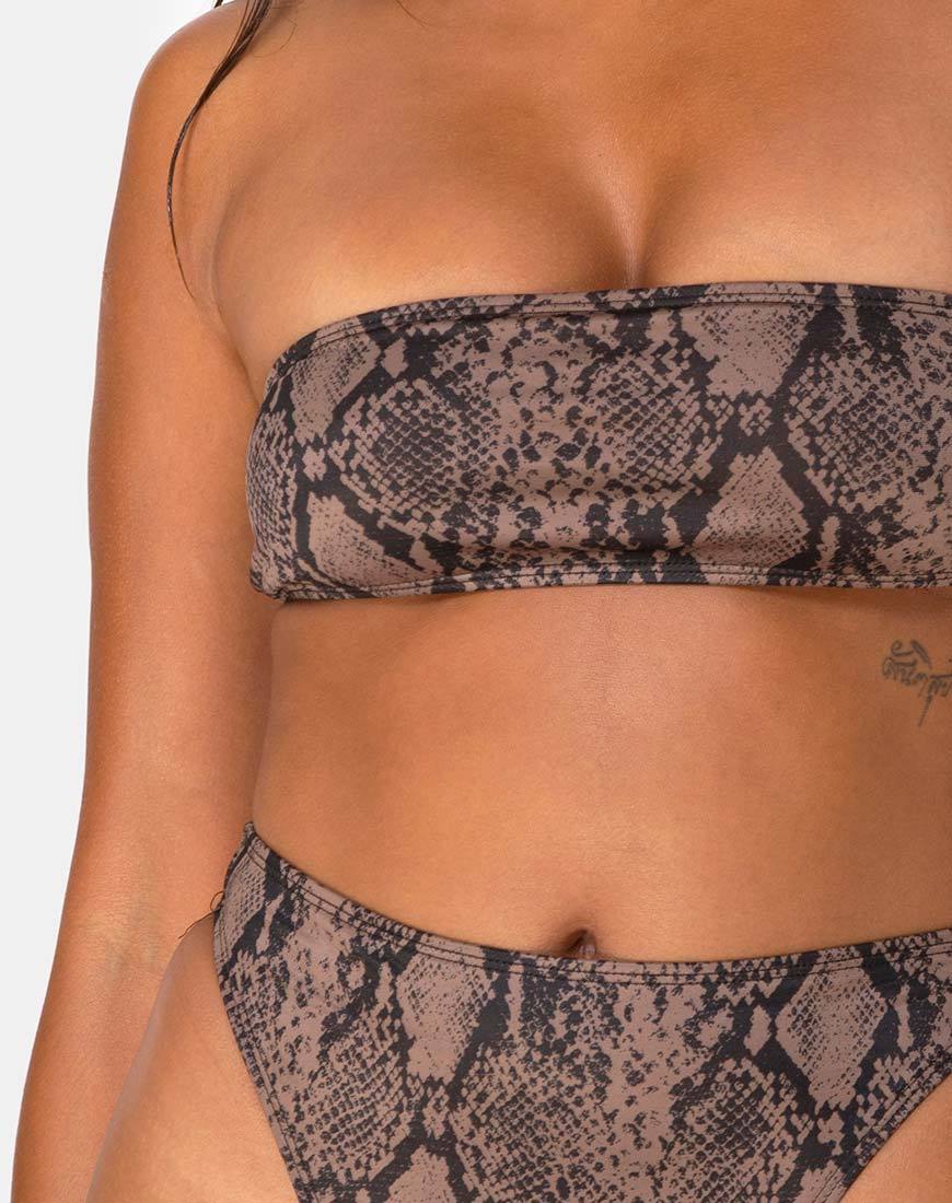 Imagen del sujetador de bikini Izarla de color topo serpiente