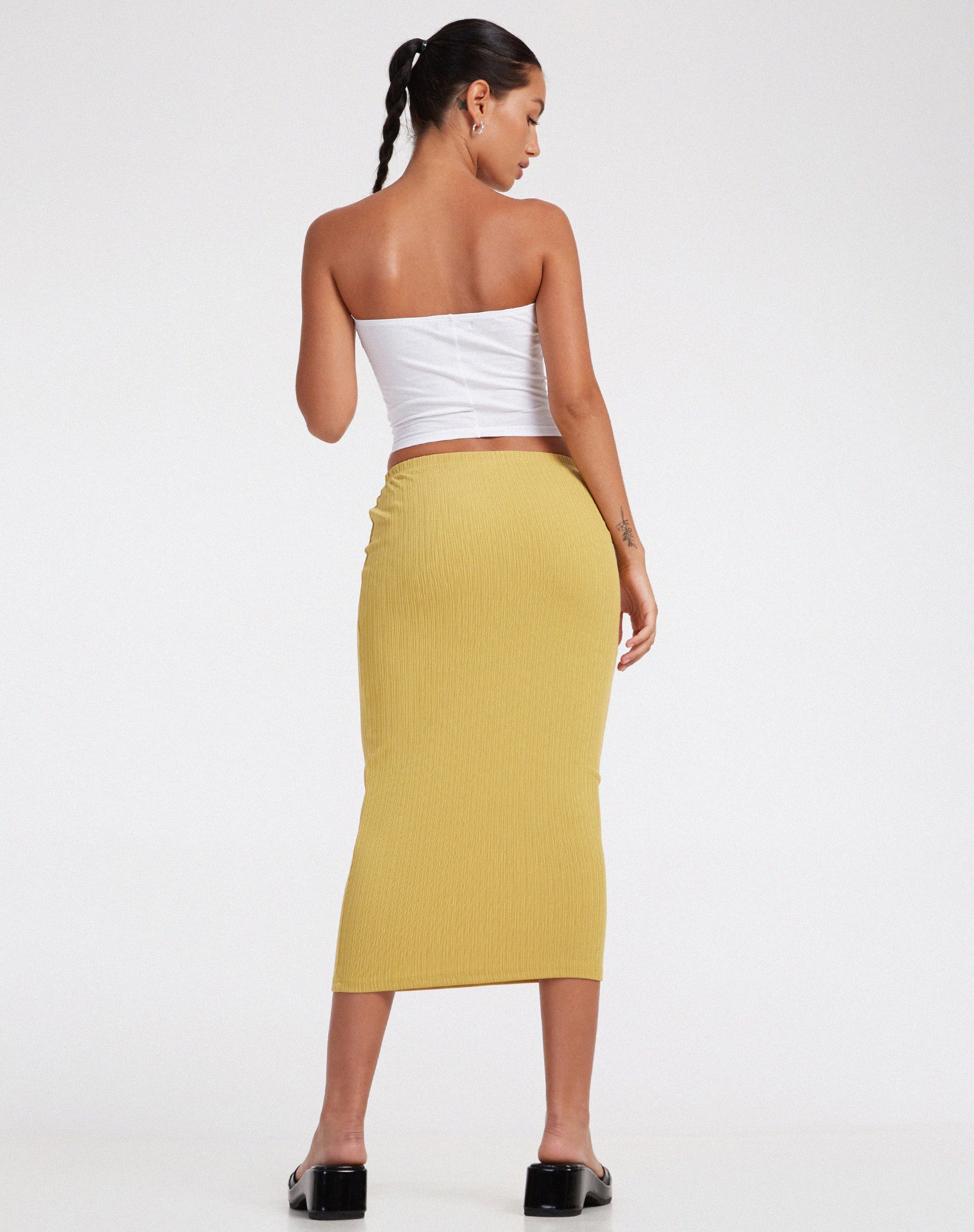 imagen de Magata Falda Midi en Jersey Plise Mostaza